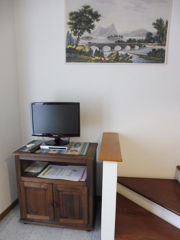 Appartamento Via De Vit Stresa Exterior foto